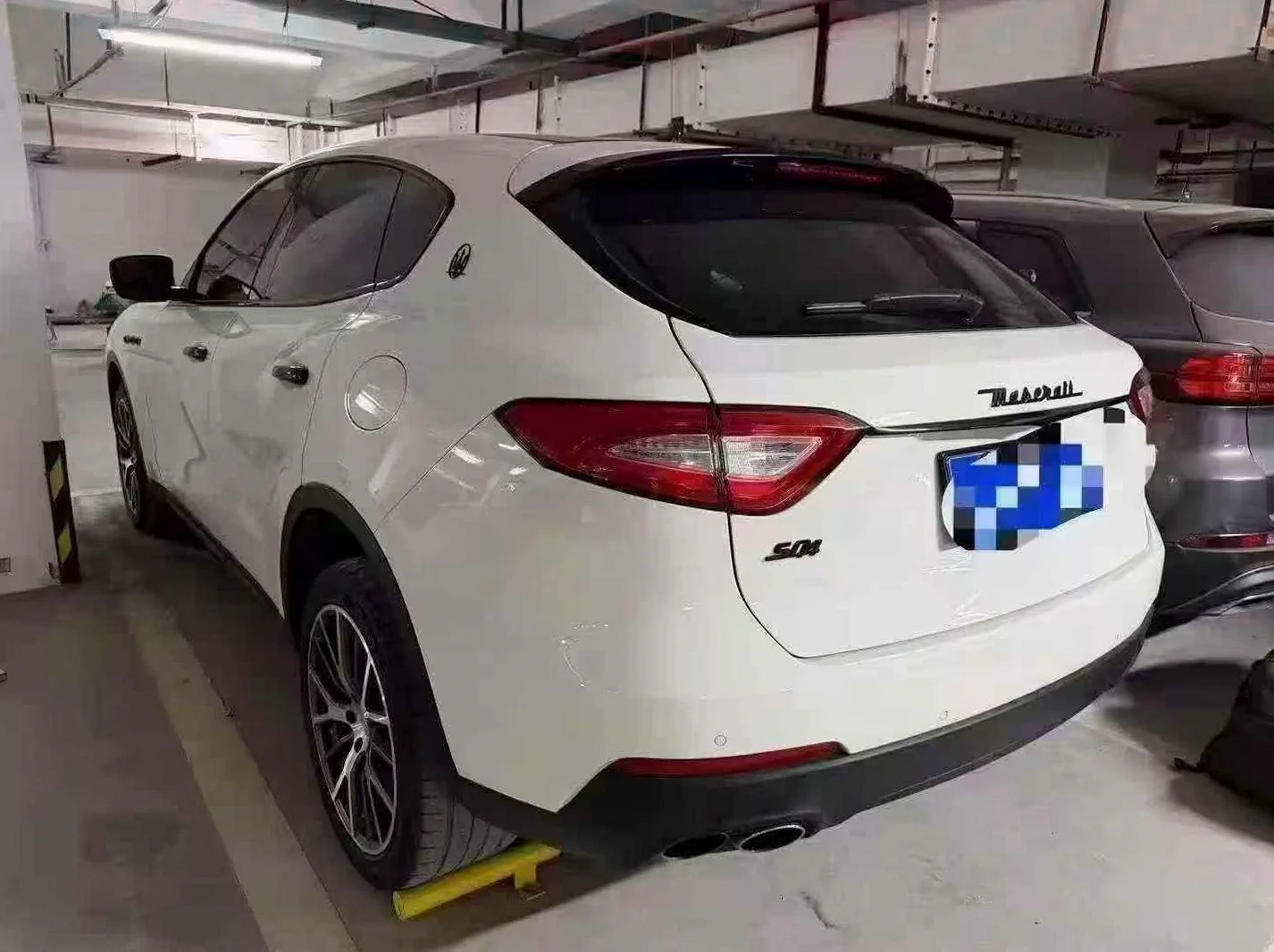 玛莎拉蒂Levante 后面外观一