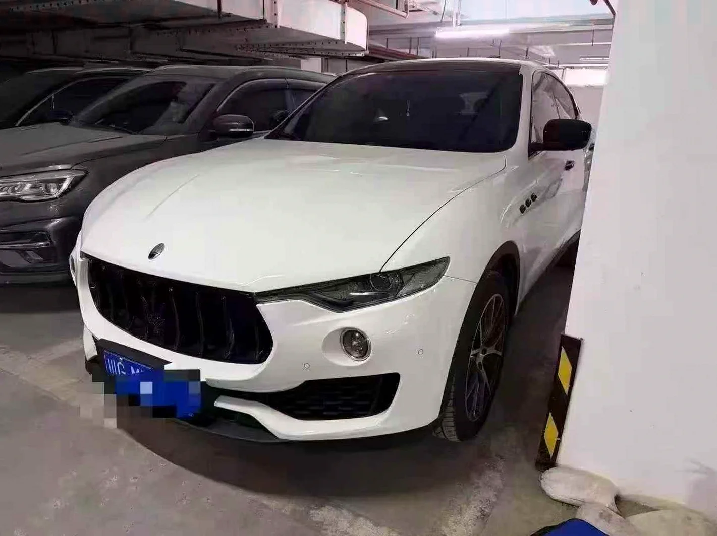 玛莎拉蒂Levante 正面外观二