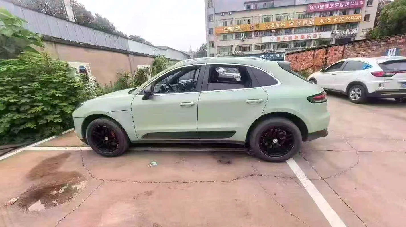 保时捷Macan 正面外观三