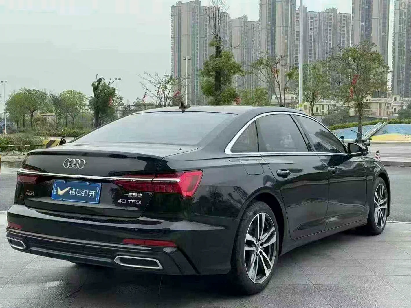 奥迪A6L 后面外观三