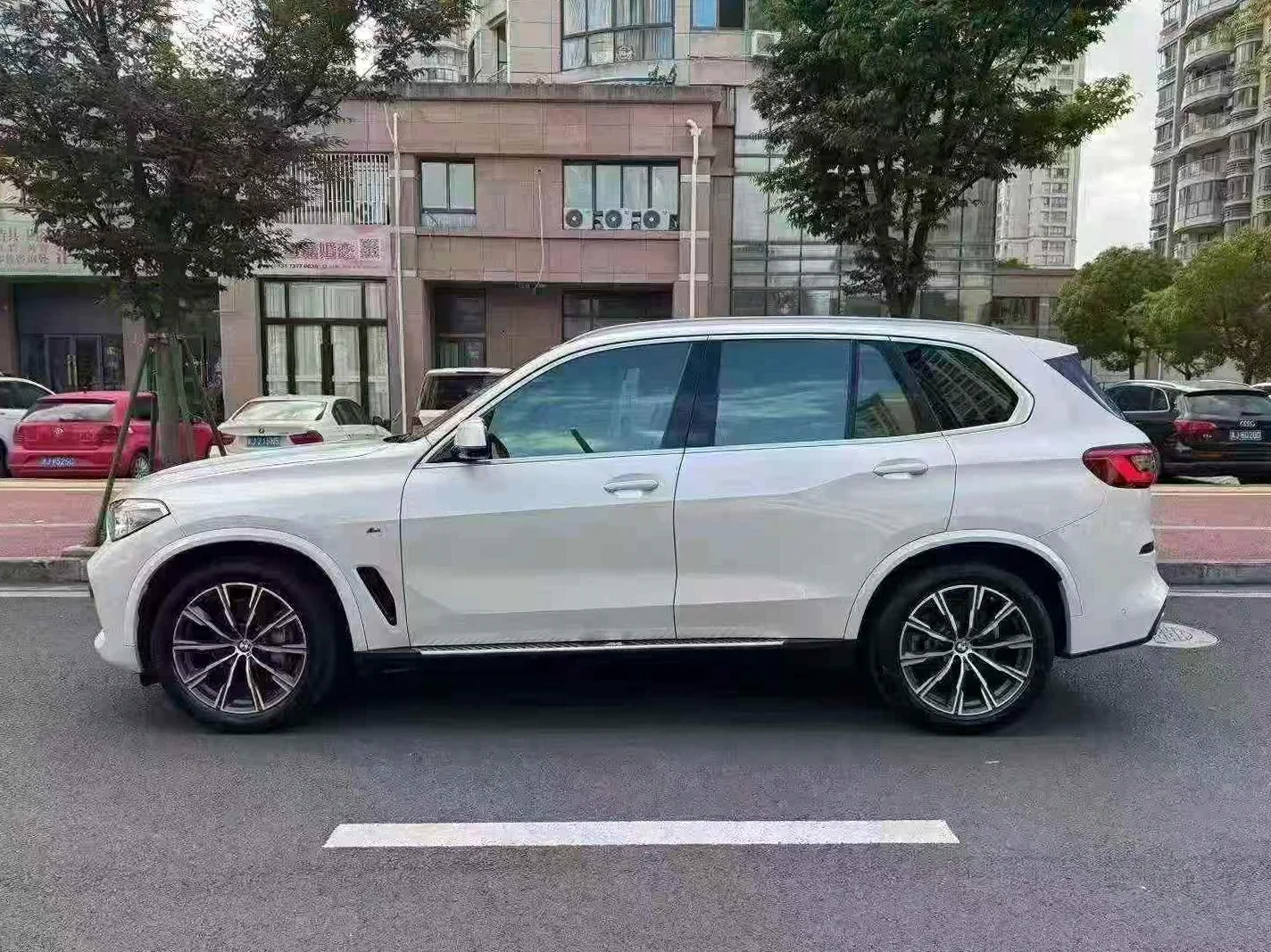 宝马X5 正面外观三