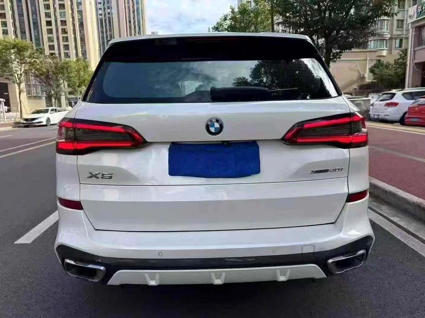 宝马X5 后面外观二
