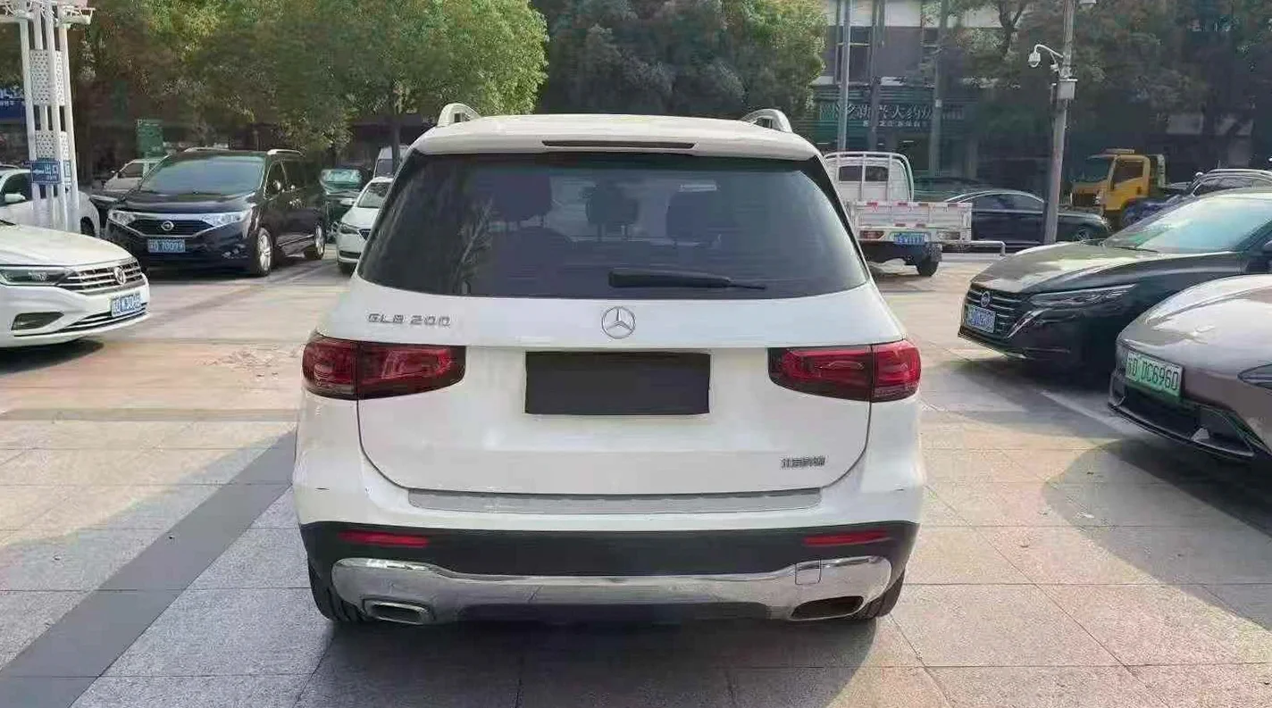 奔驰GLB 后面外观一