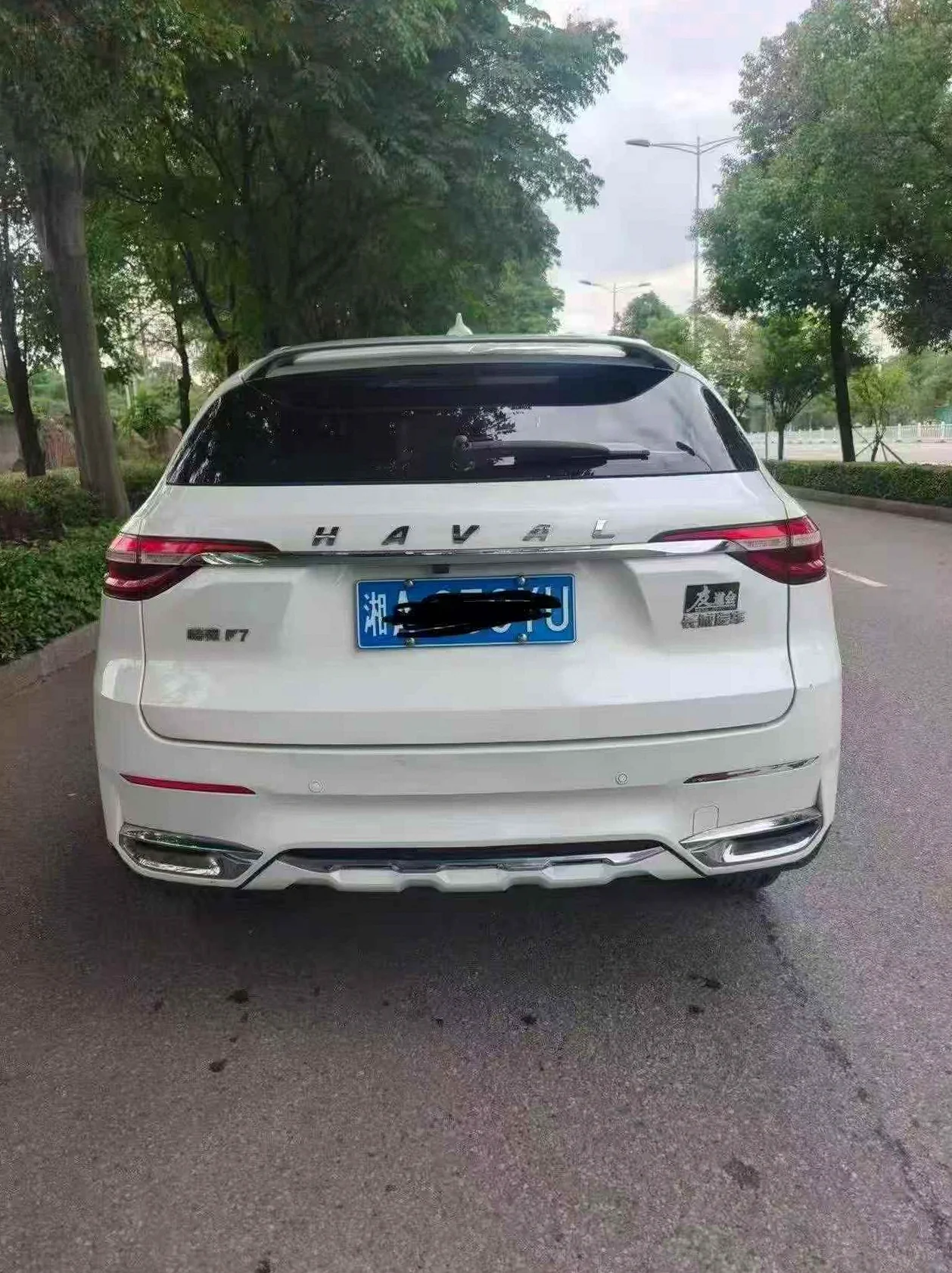 哈弗F7 后面外观一