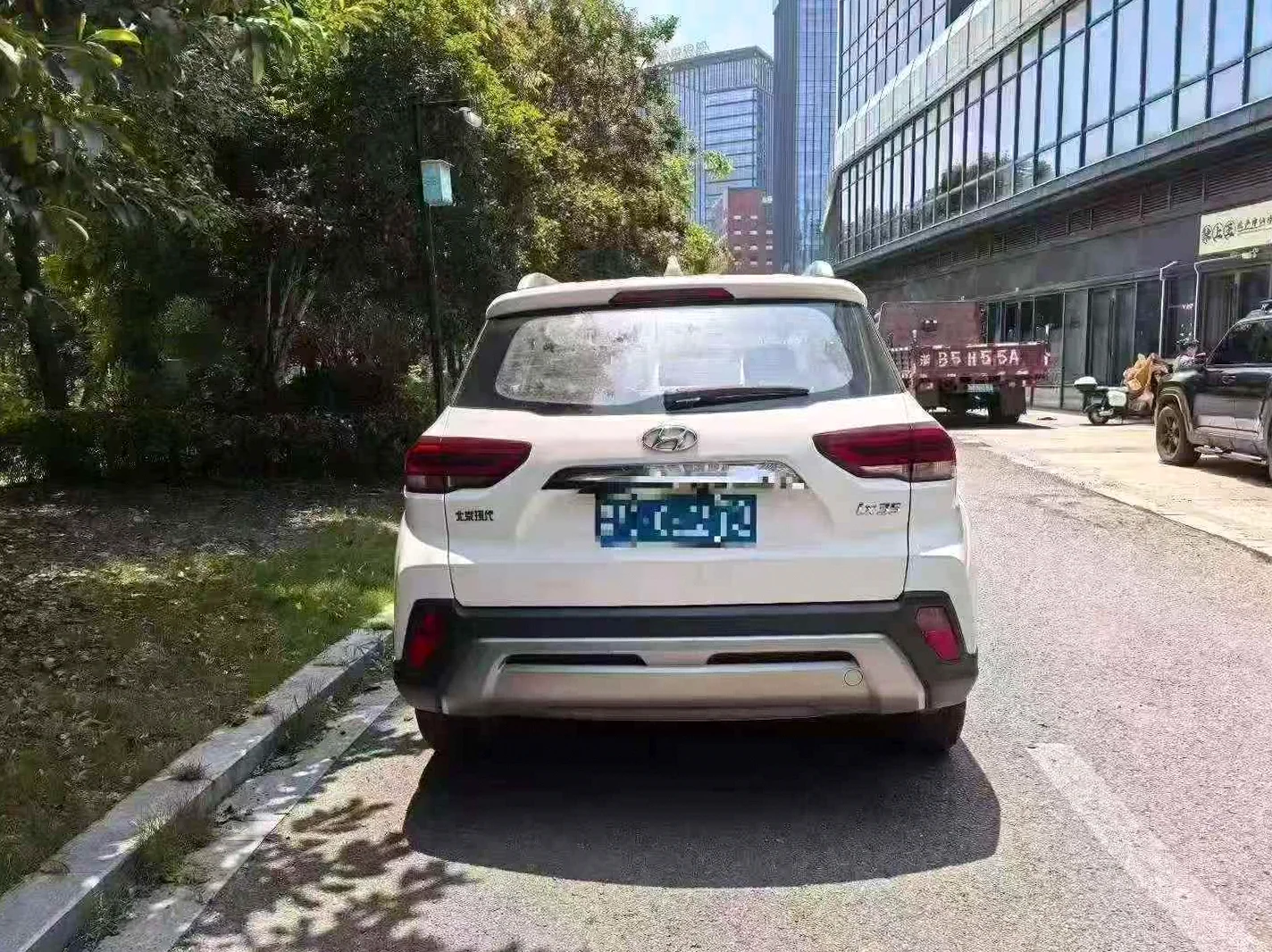 现代ix35 后面外观一