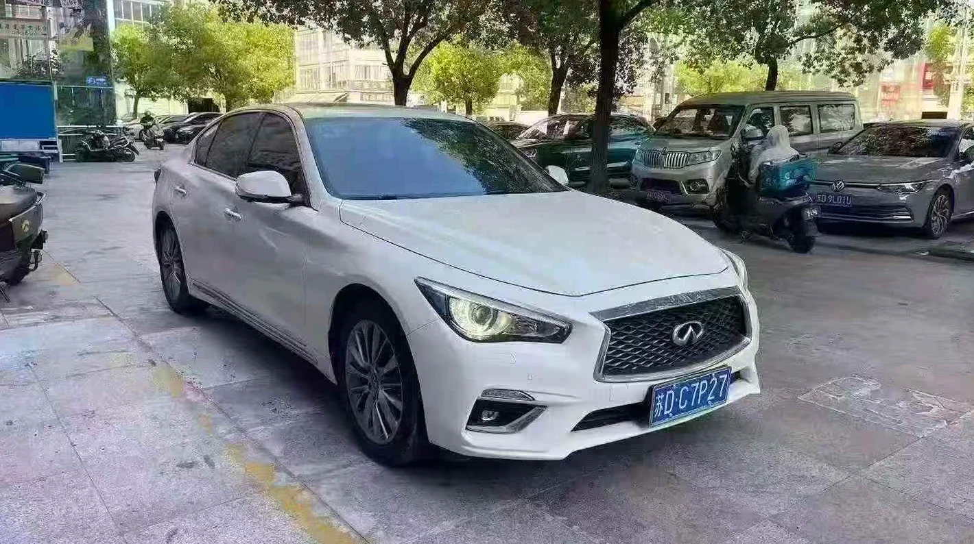 英菲尼迪Q50 正面外观三
