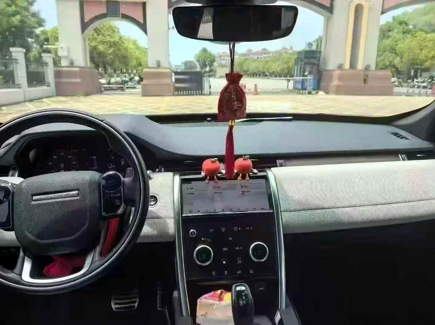 路虎发现 后面外观三