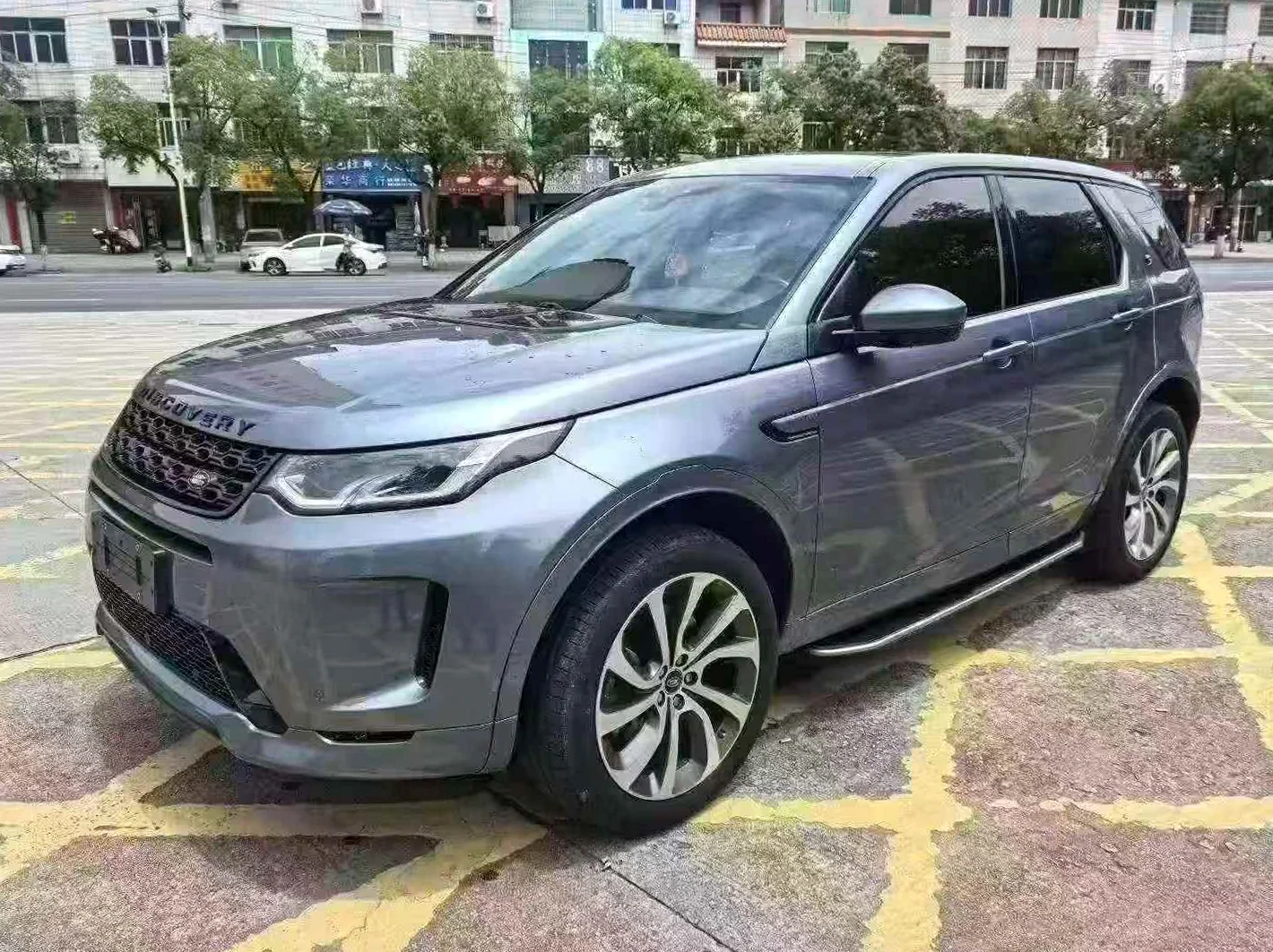 路虎发现 正面外观三