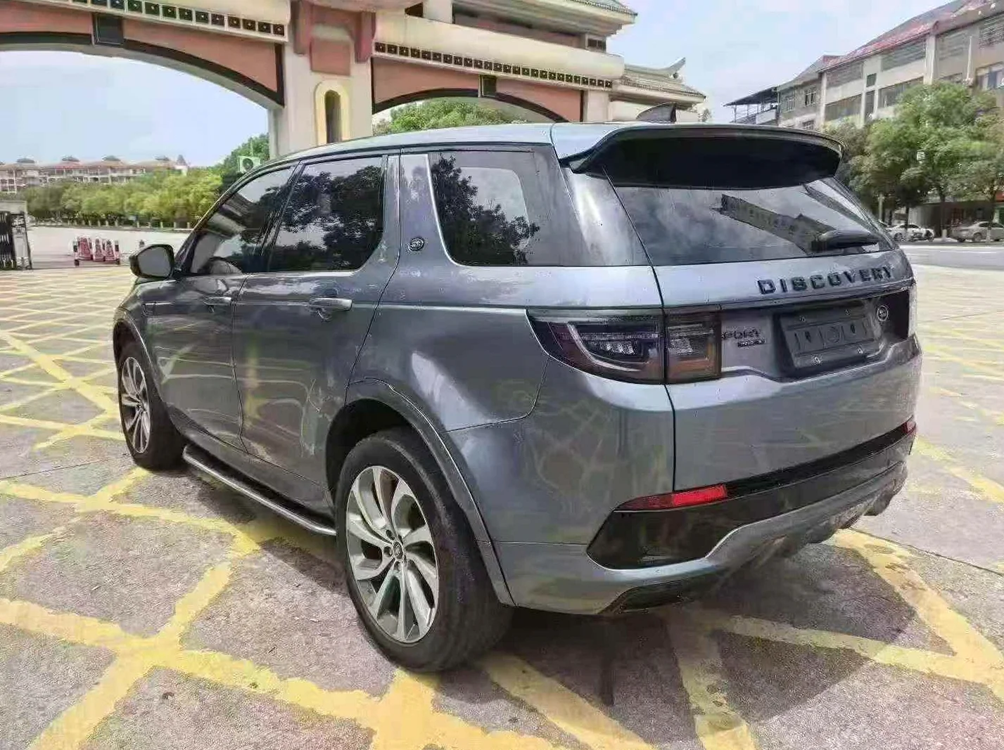 路虎发现 内饰后排