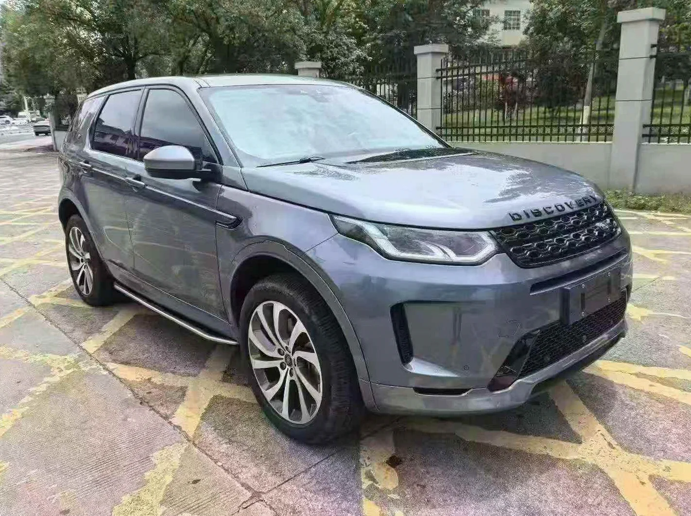 路虎发现 正面外观二