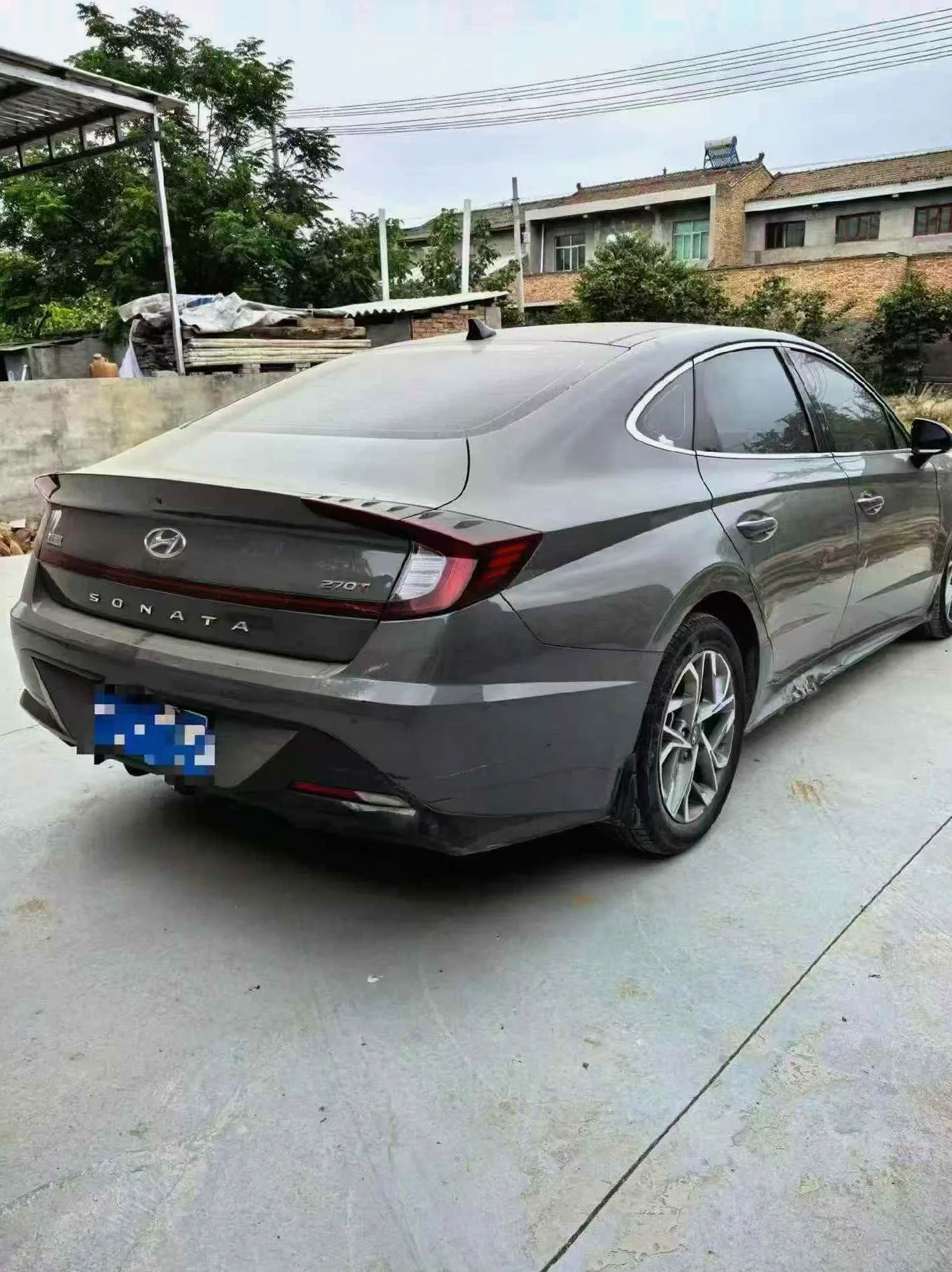现代索纳塔 后面外观一