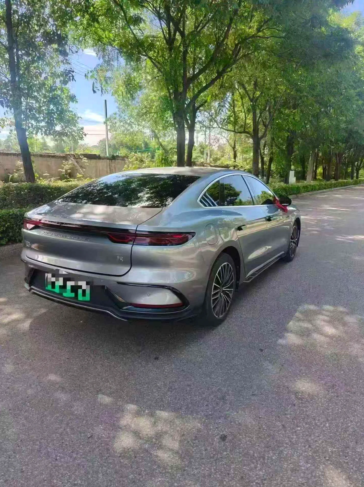 比亚迪汉 后面外观二