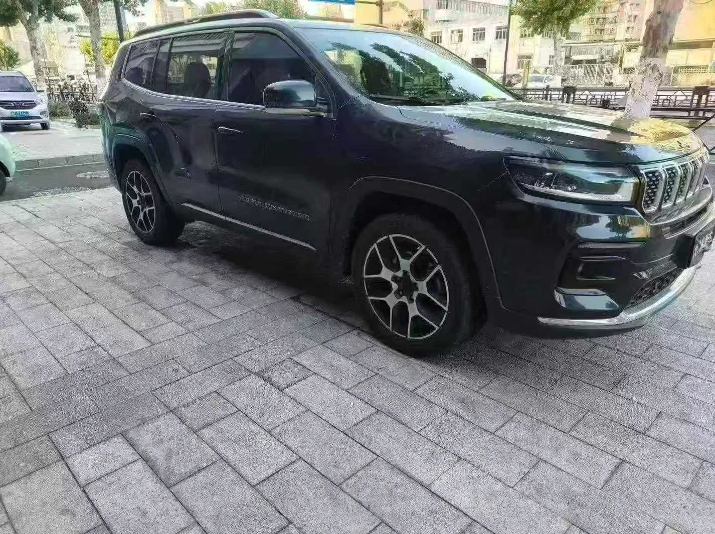 Jeep指挥官 正面外观三