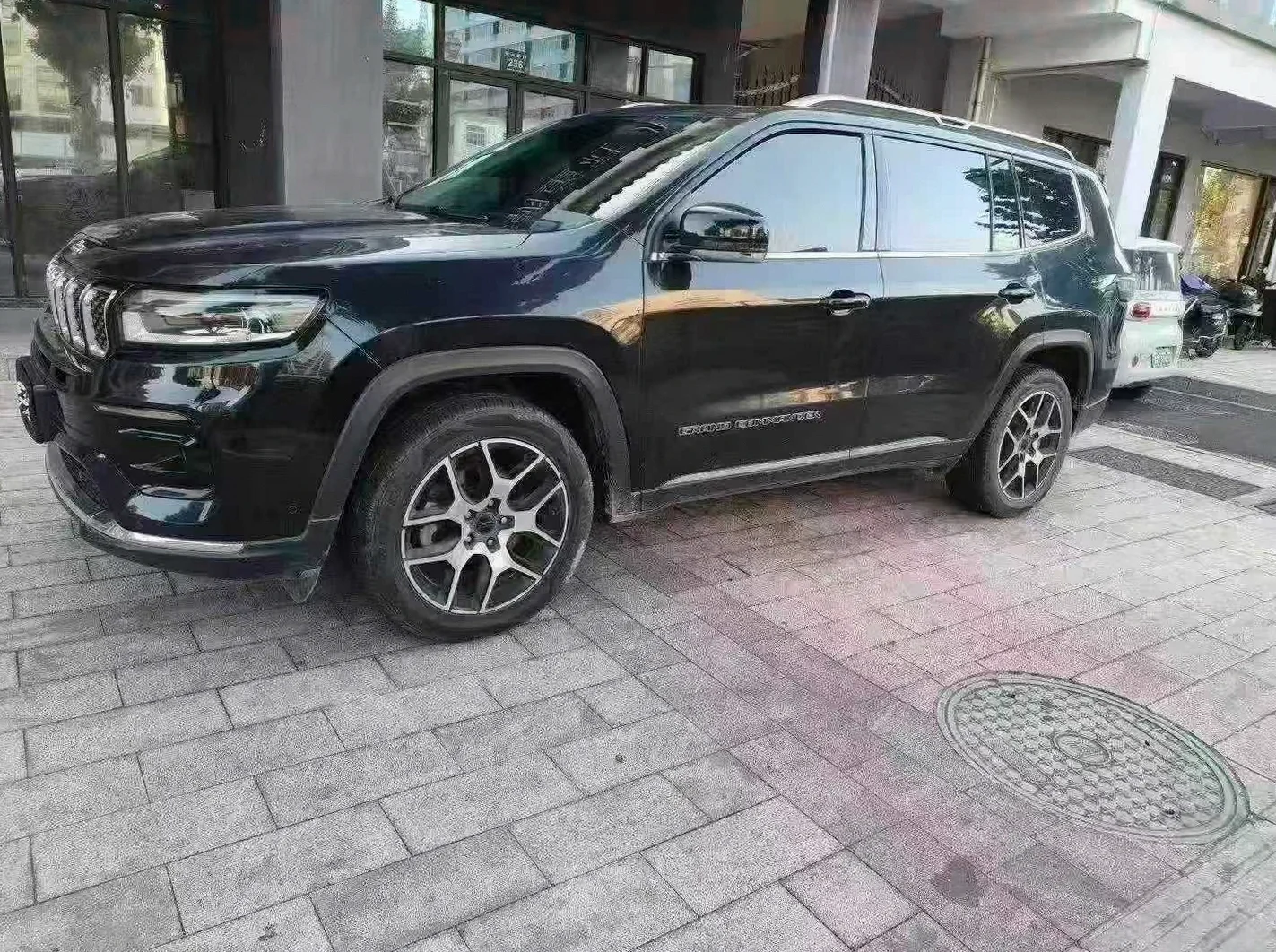Jeep指挥官 正面外观二