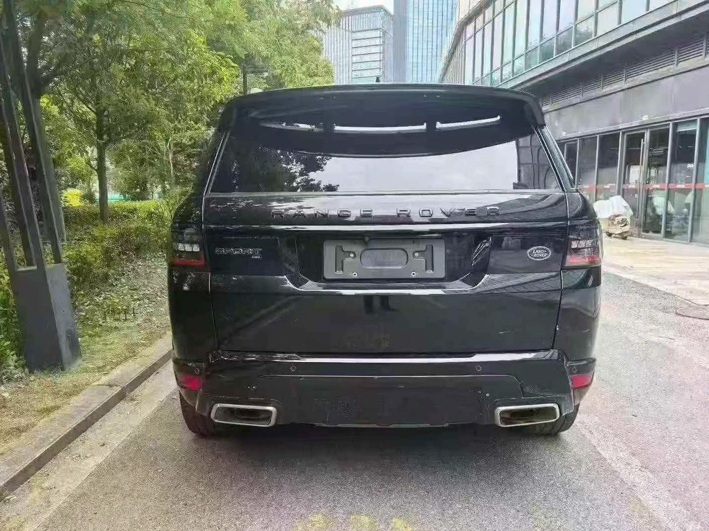 路虎揽胜运动 后面外观一