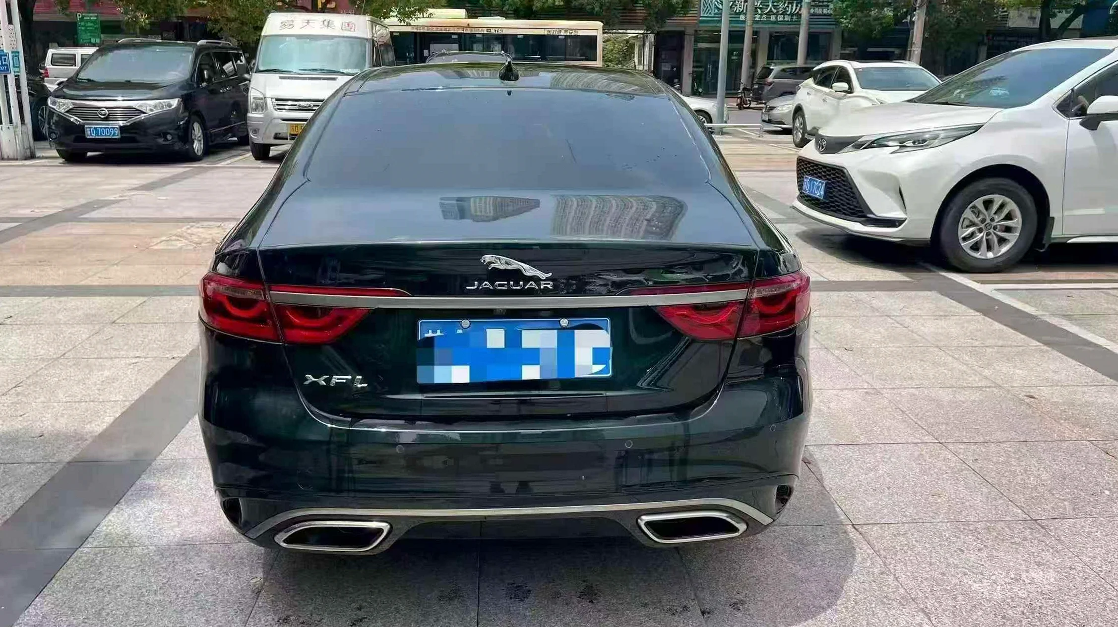 捷豹XFL 后面外观一
