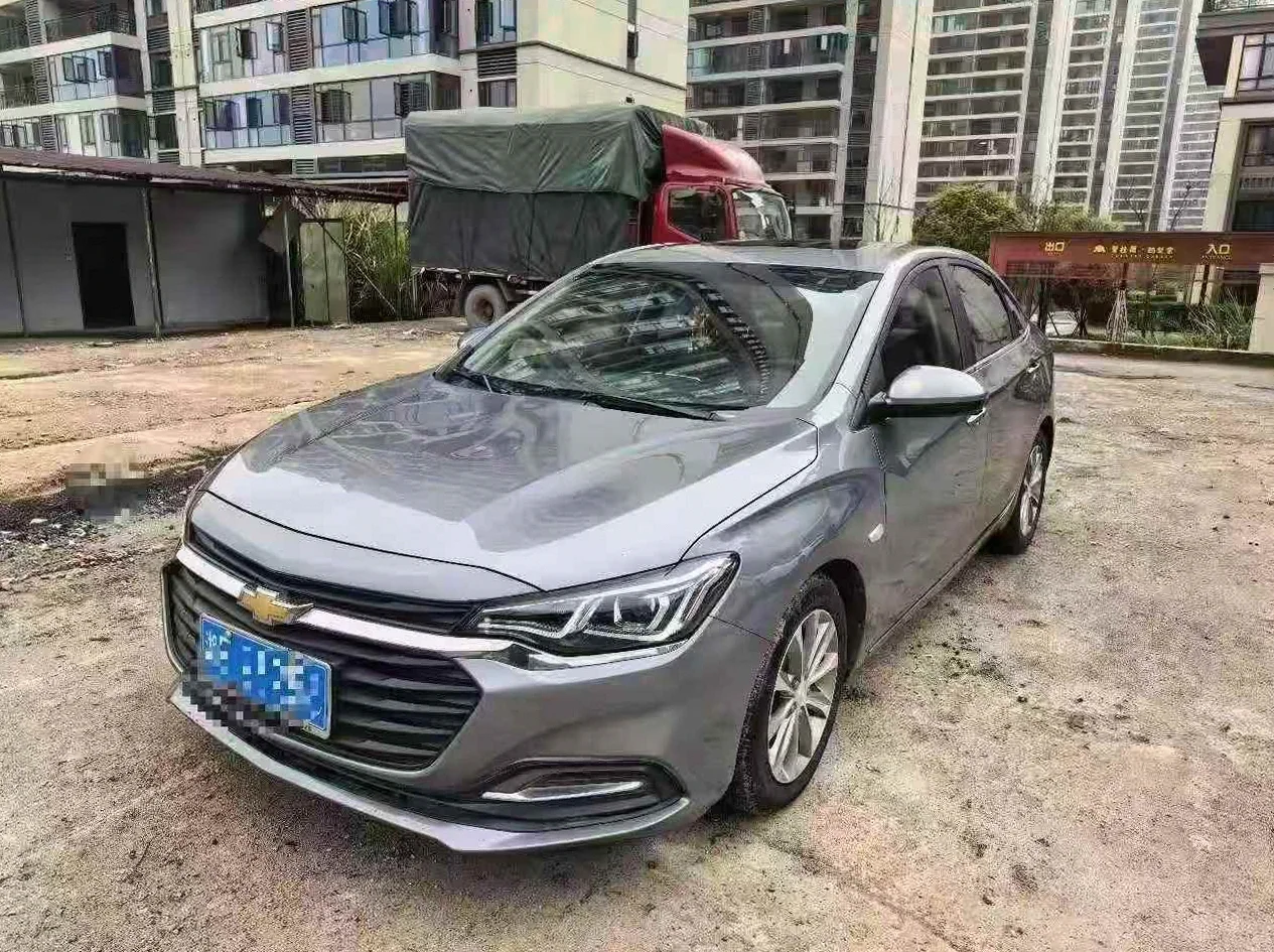 雪佛兰科鲁泽 正面外观三