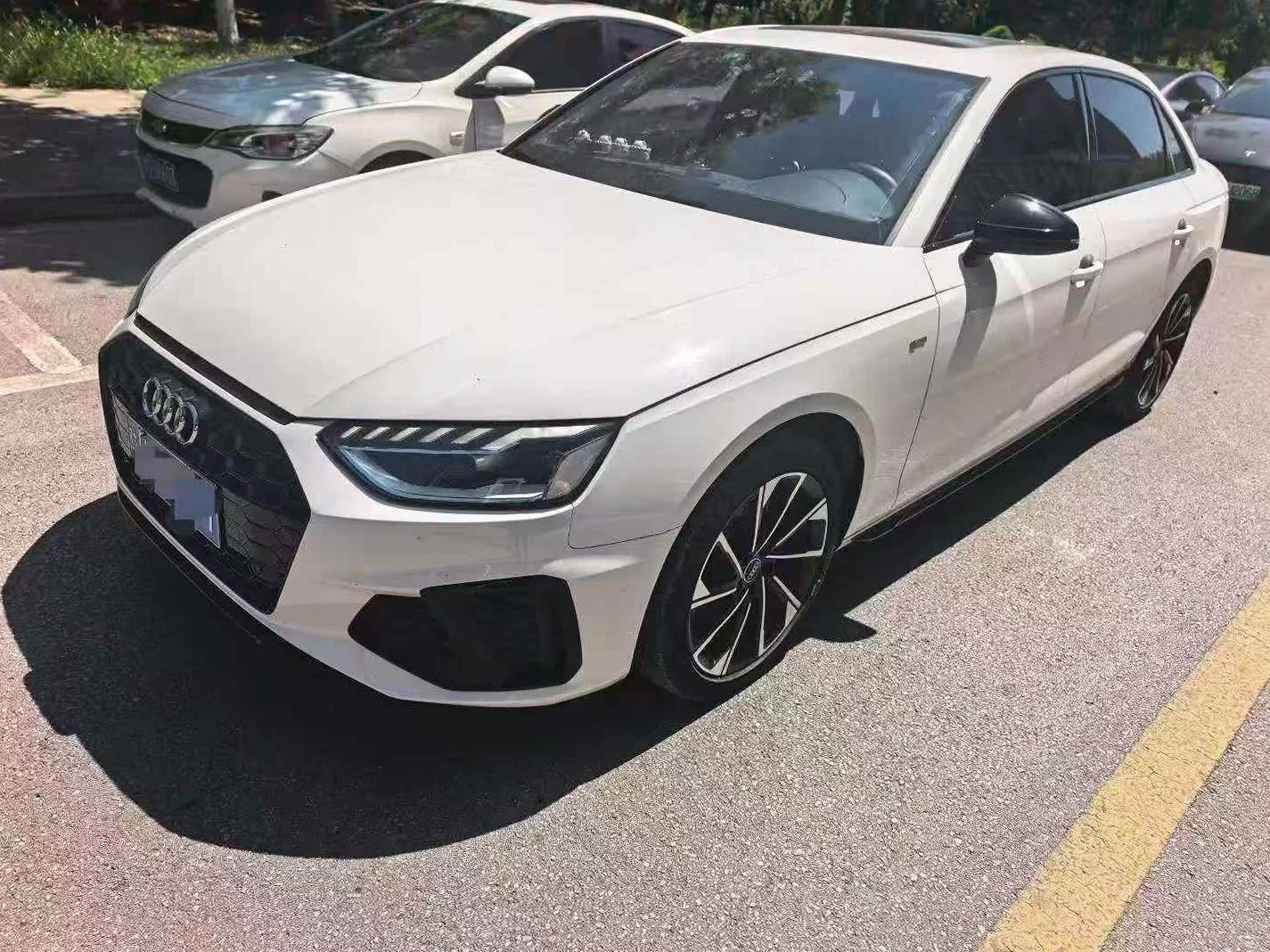 奥迪A4L 正面外观三