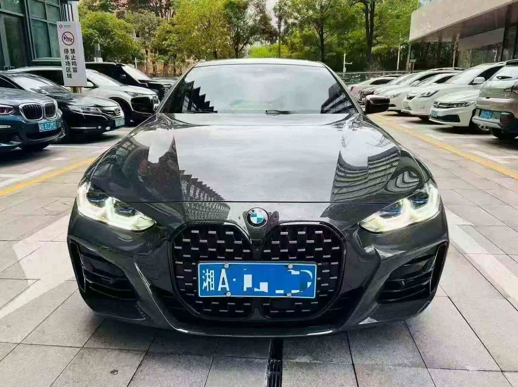 宝马4系 正面外观二