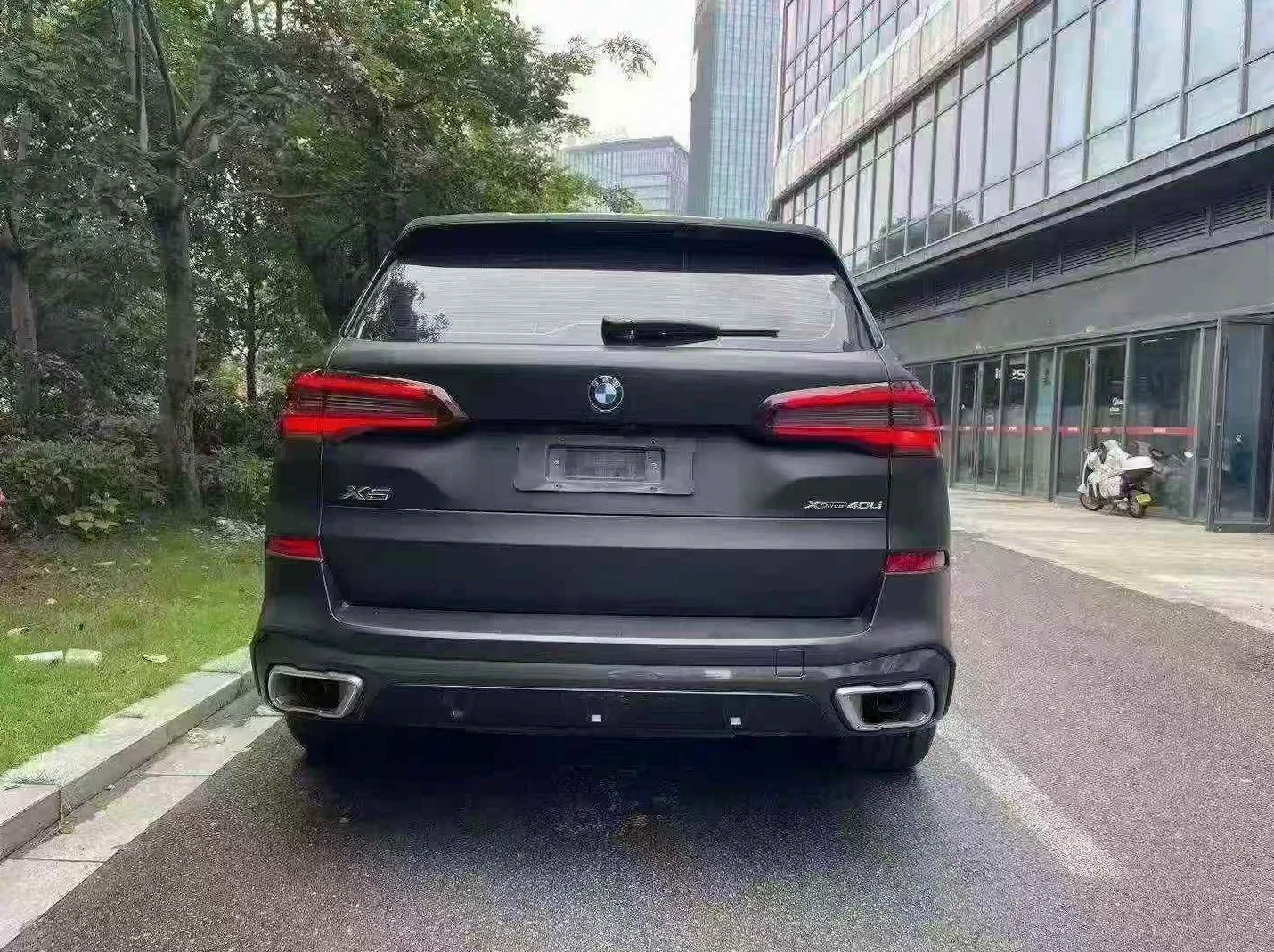 宝马X5 后面外观二