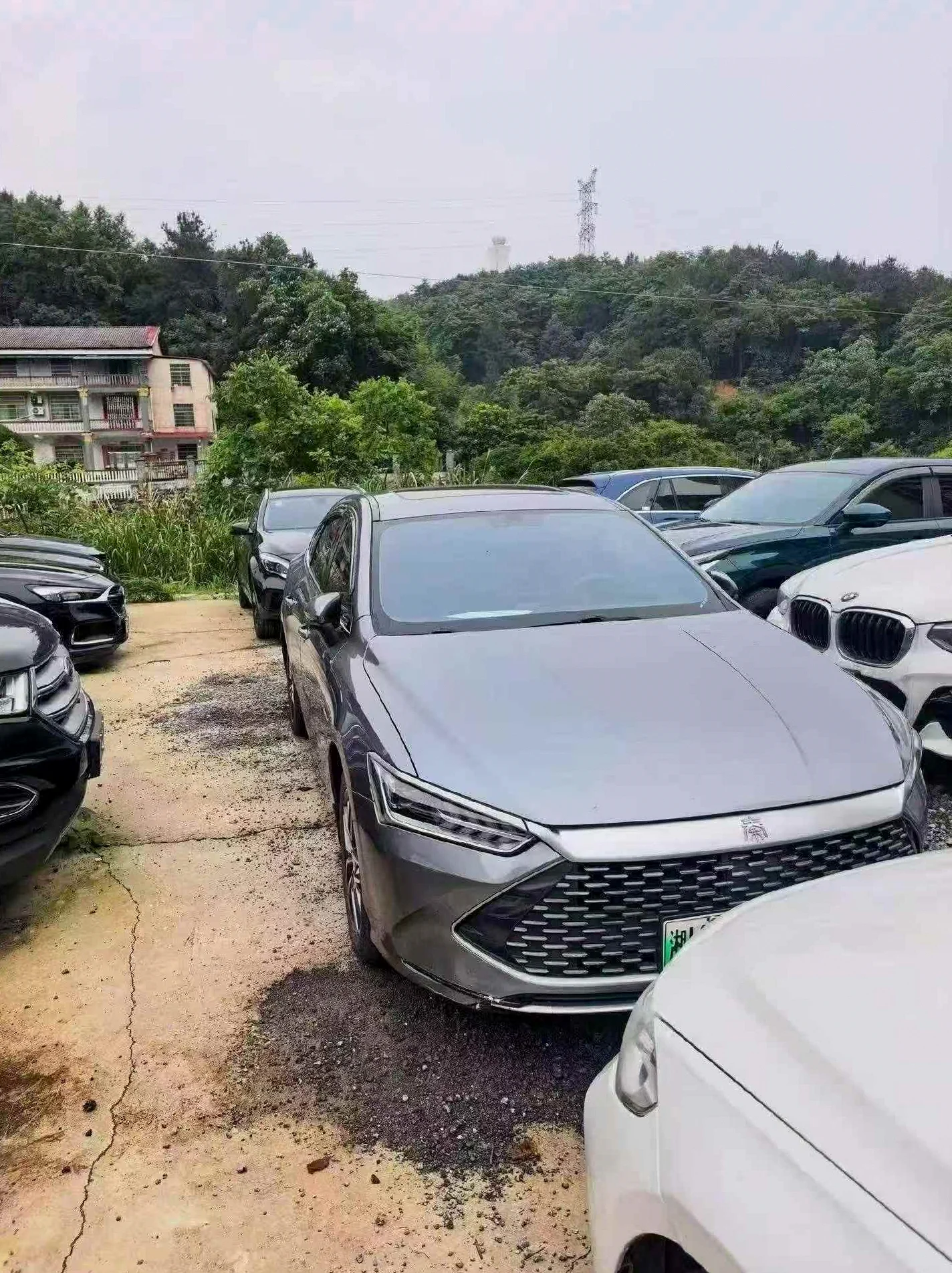 比亚迪秦 正面外观二