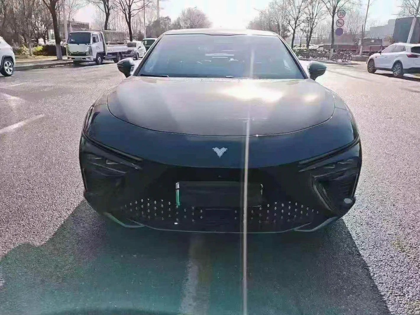 23款哪吒S纯电715km后驱