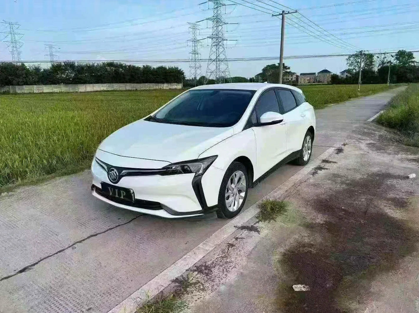 别克微蓝 正面外观三