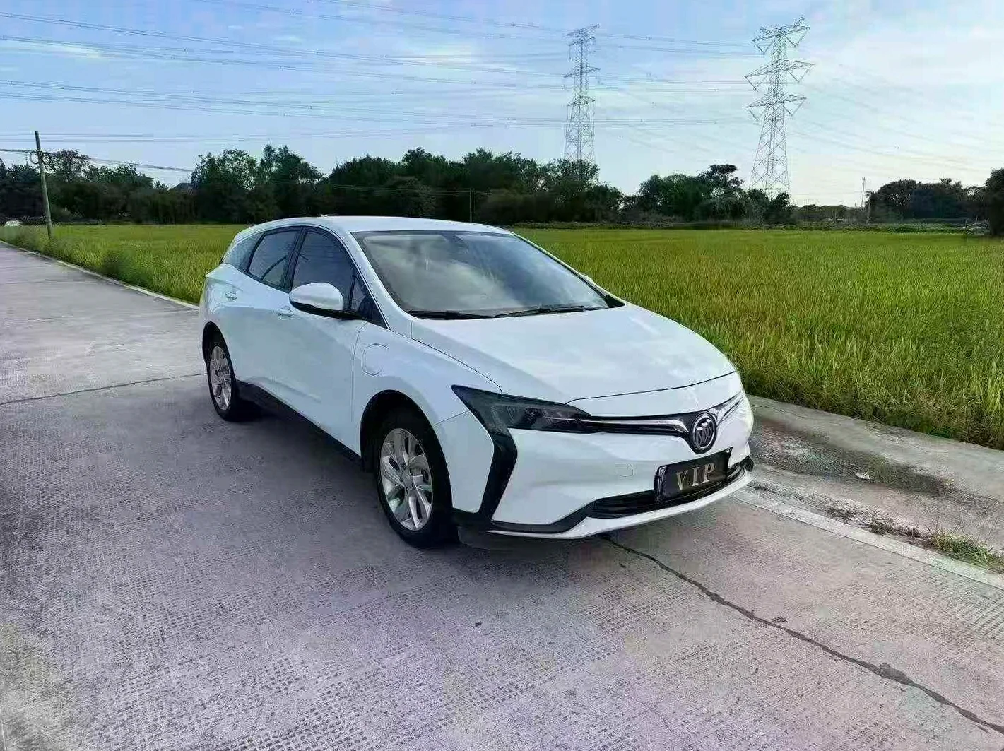 别克微蓝 正面外观二