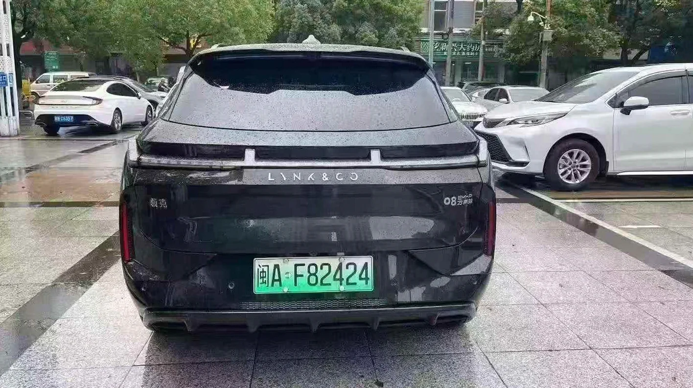 领克08 后面外观一