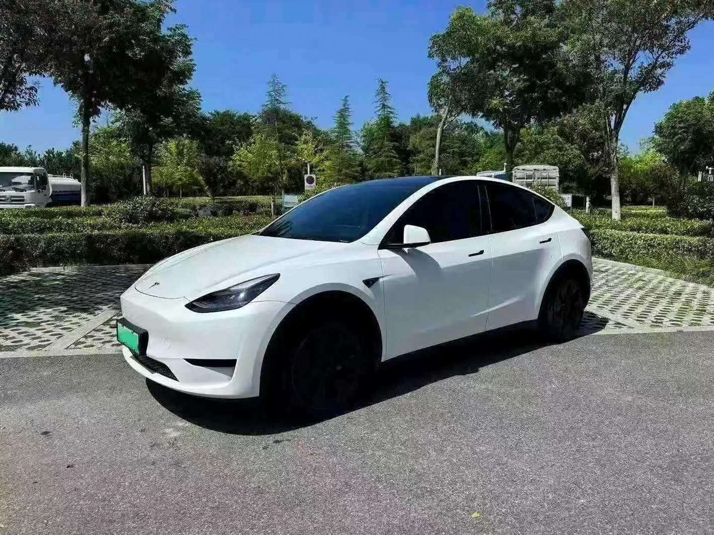 特斯拉MODEL 正面外观二