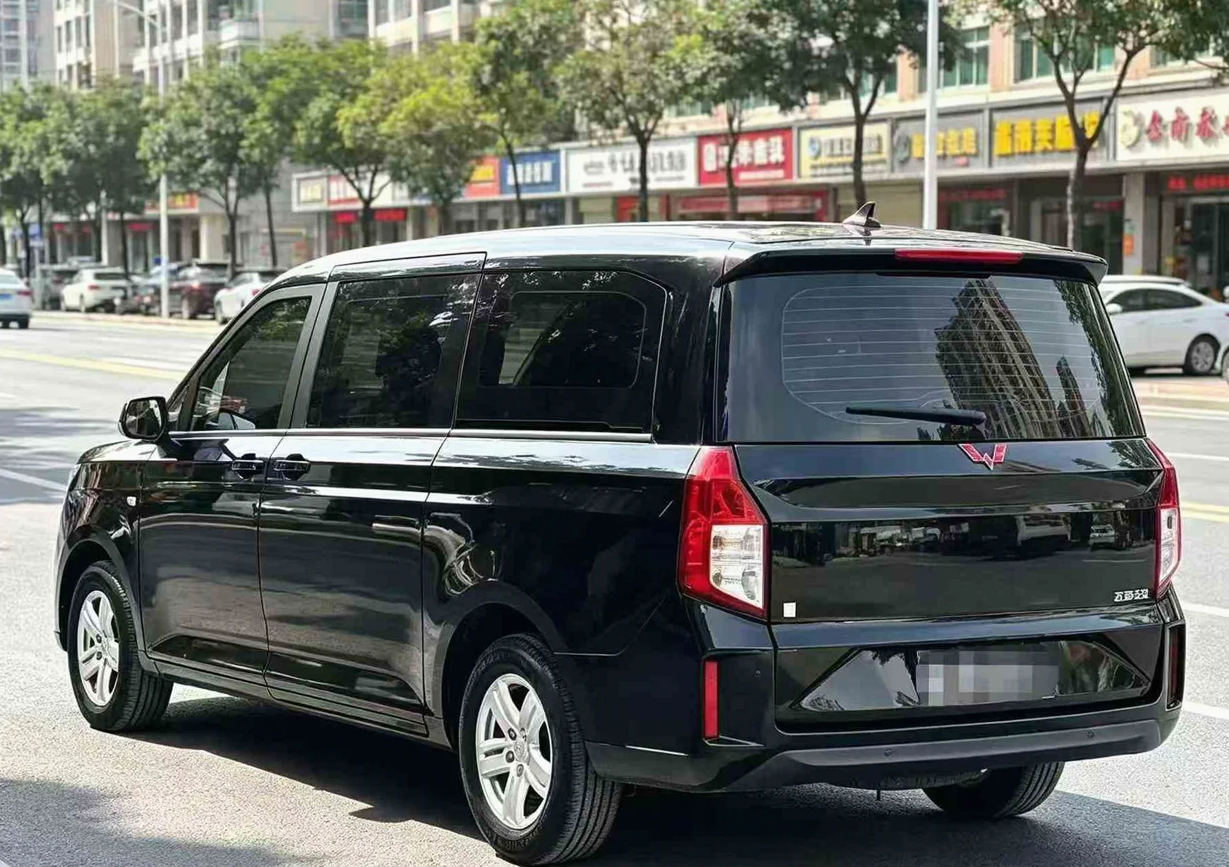 五菱汽车征程 后面外观三