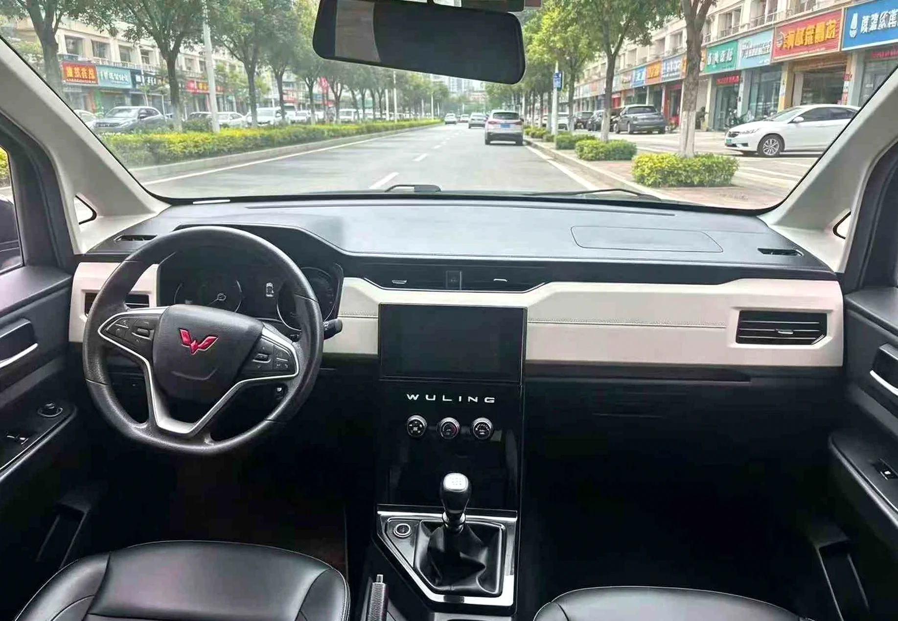 五菱汽车征程 驾驶室