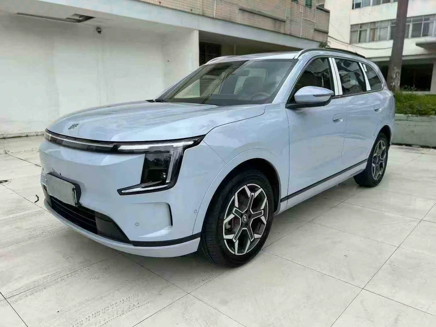 奇瑞山海L7 正面外观三
