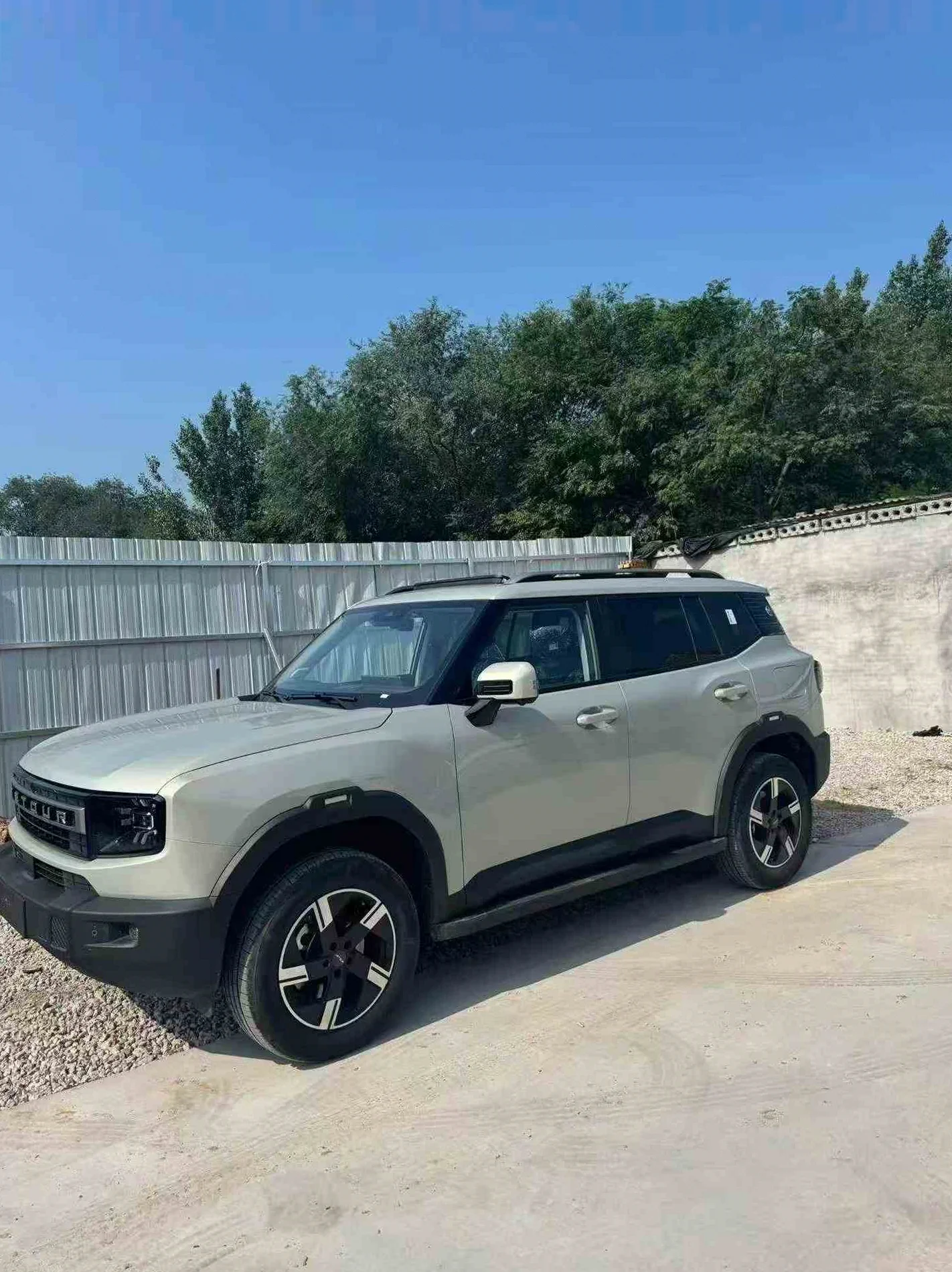26年奇瑞自由者SUV