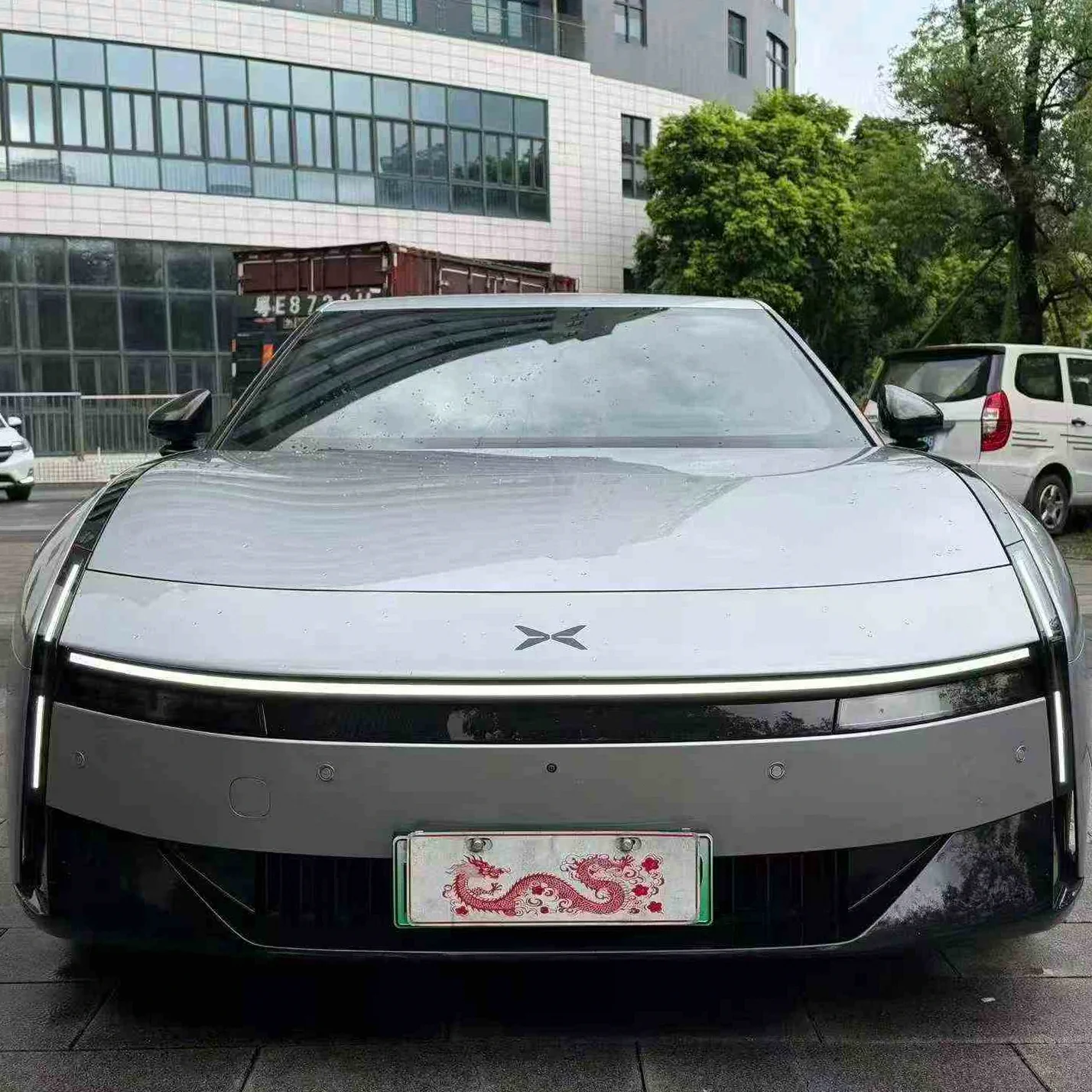 小鹏汽车p7 正面外观二