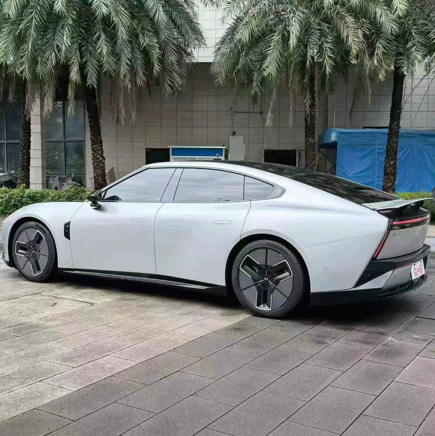 小鹏汽车p7 后面外观三