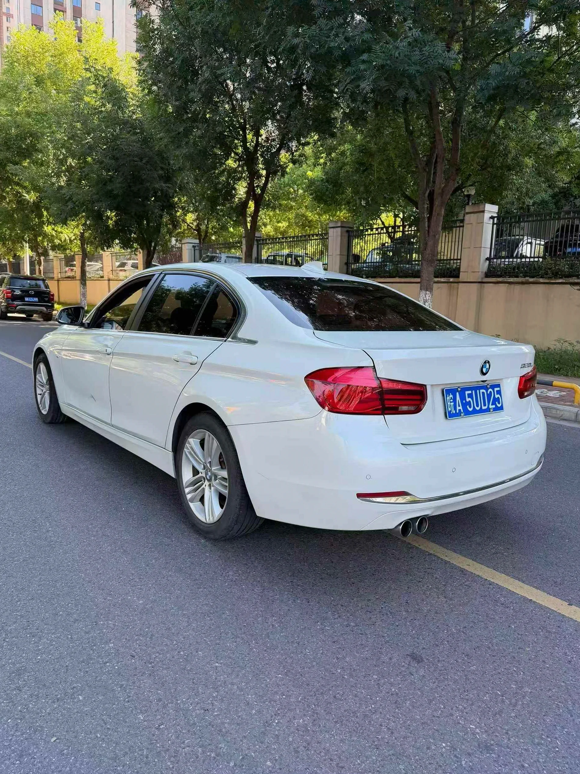 宝马3系 后面外观三