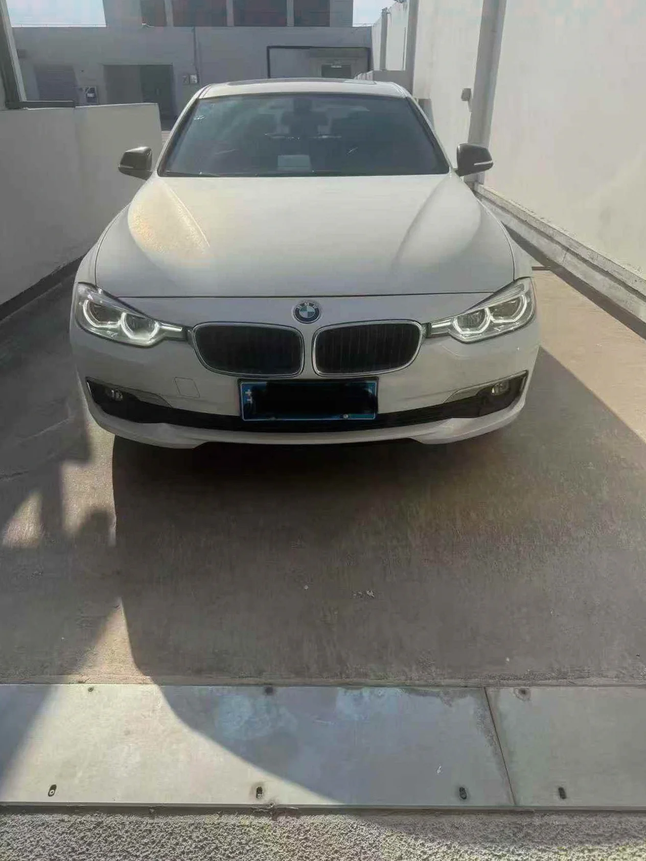 17年宝马320Li 豪华版 2.0T