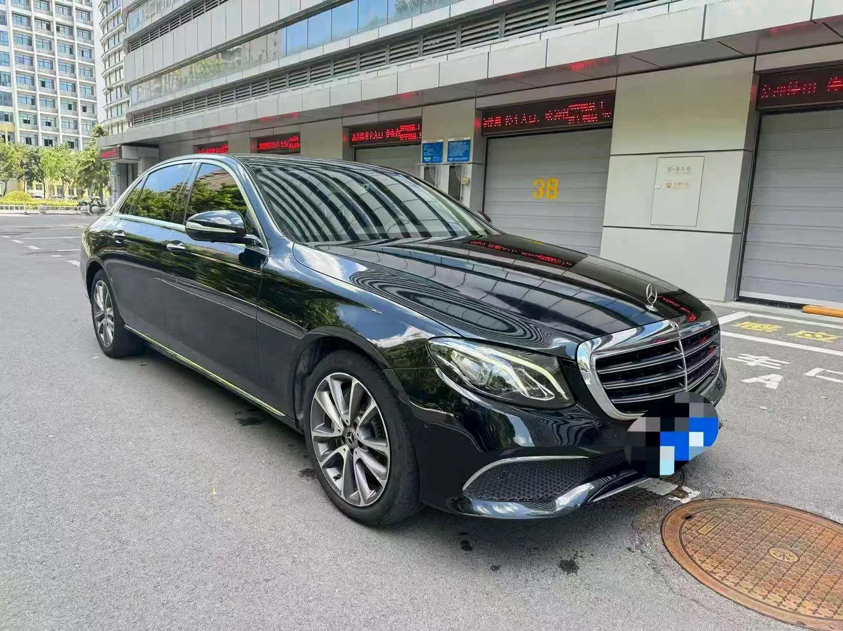 18年奔驰E300L 2.0T立标豪华