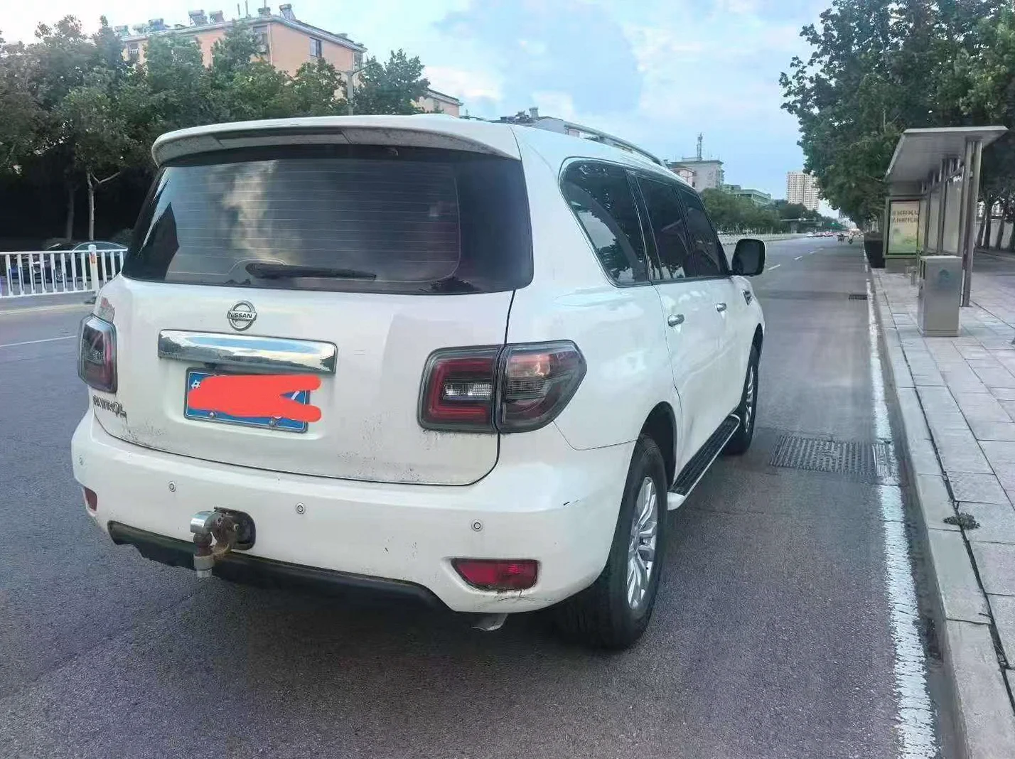 日产途乐 驾驶室