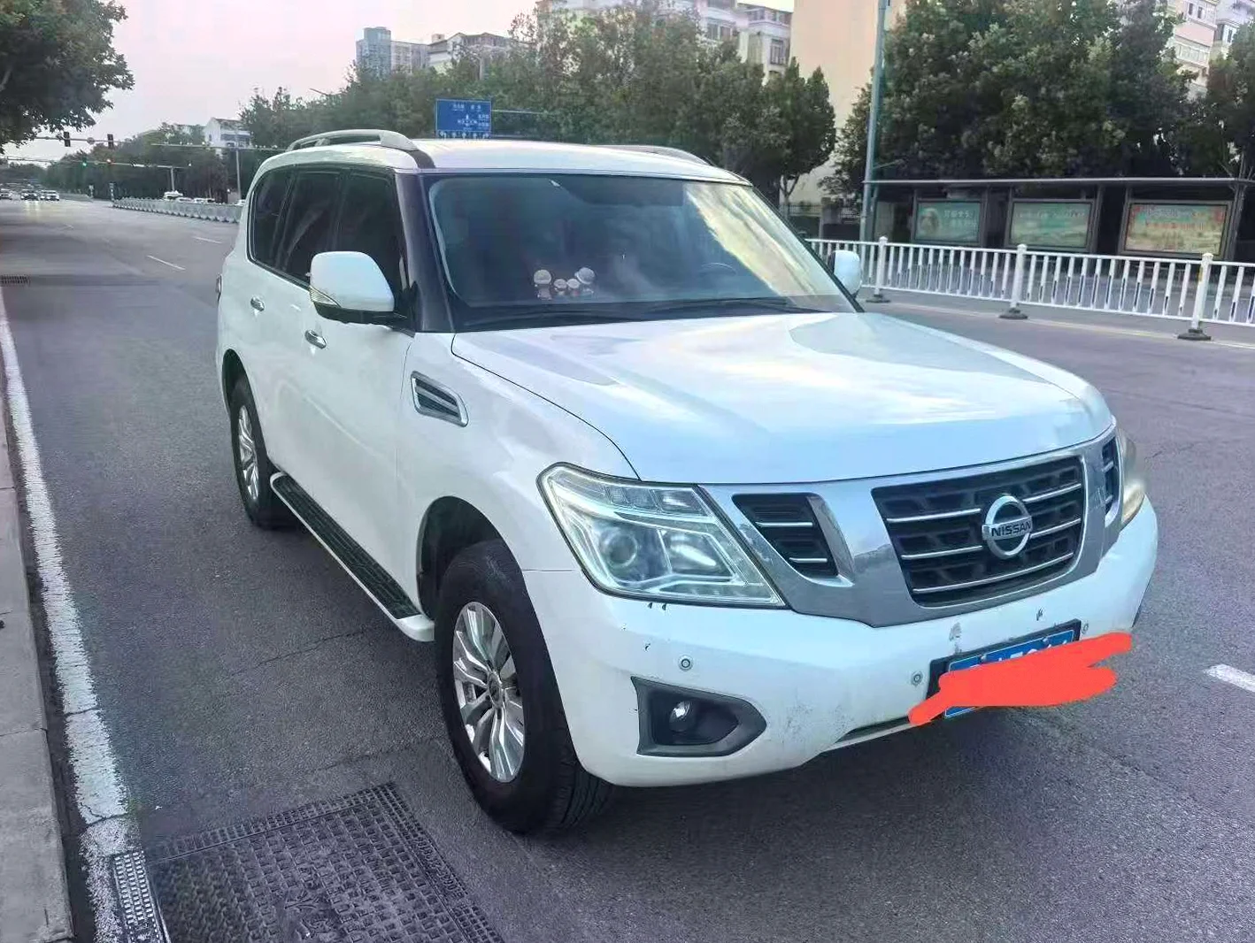 日产途乐 正面外观三