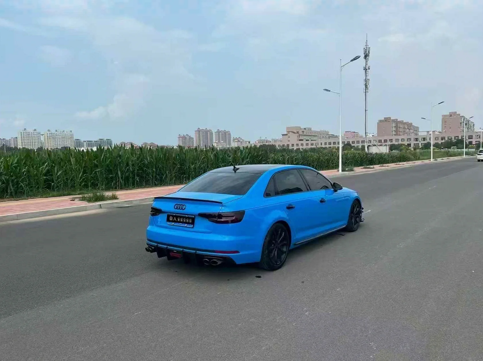 奥迪A4L 后面外观三