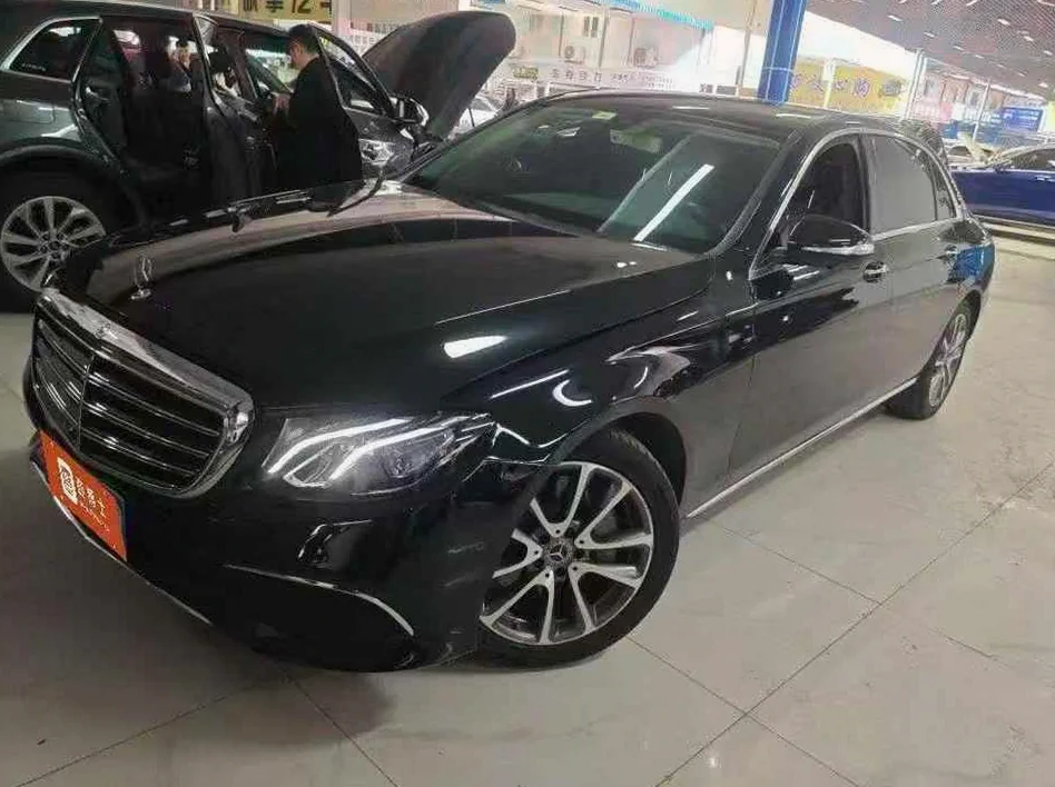 19年奔驰E300 黑色