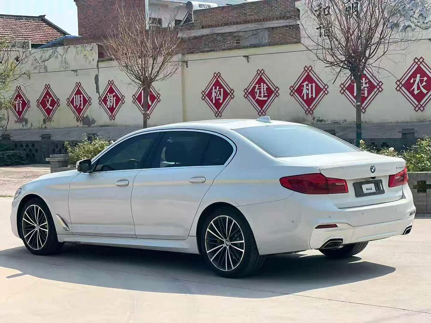 宝马5系 后面外观三