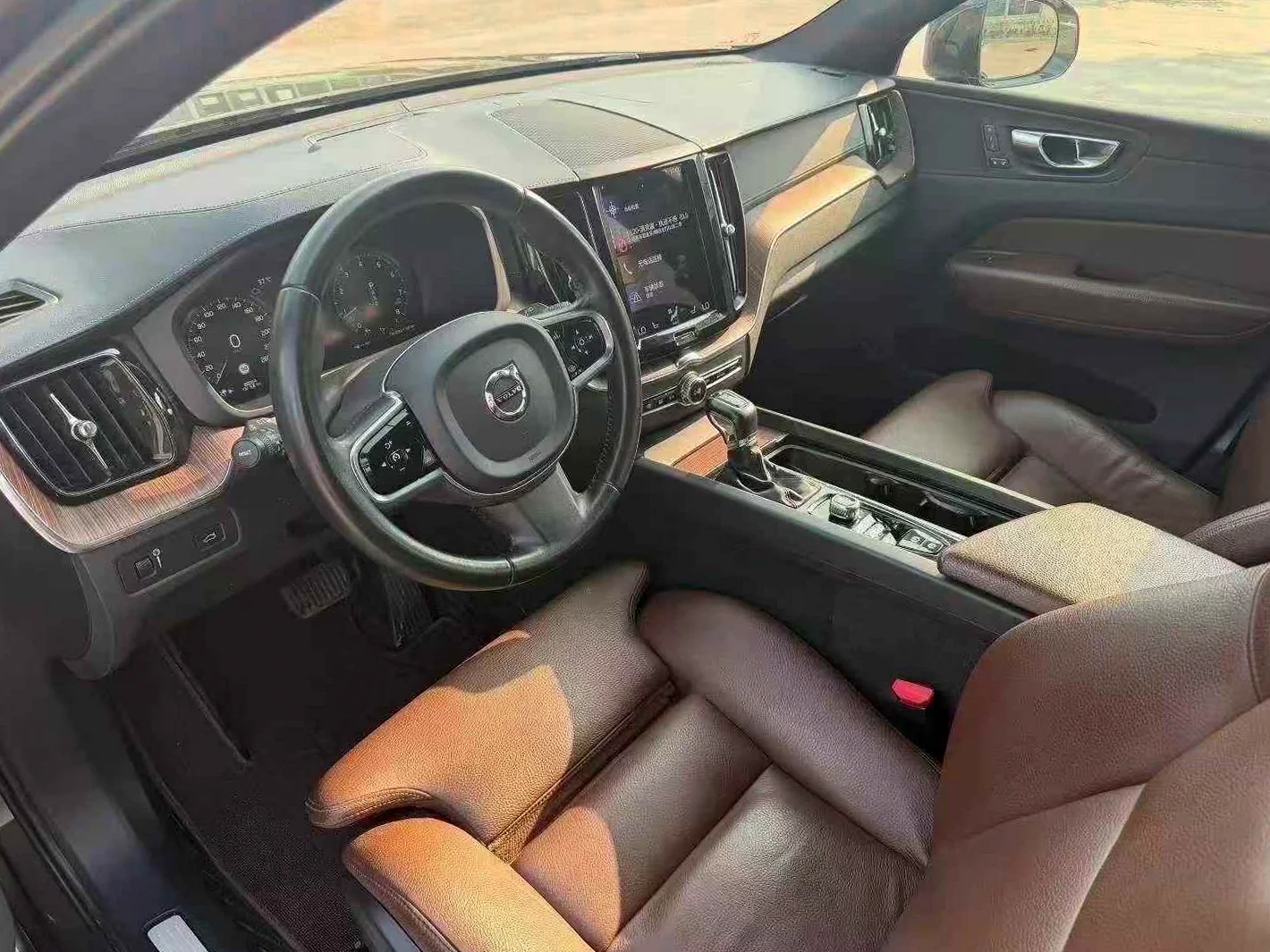 沃尔沃XC60 后面外观一