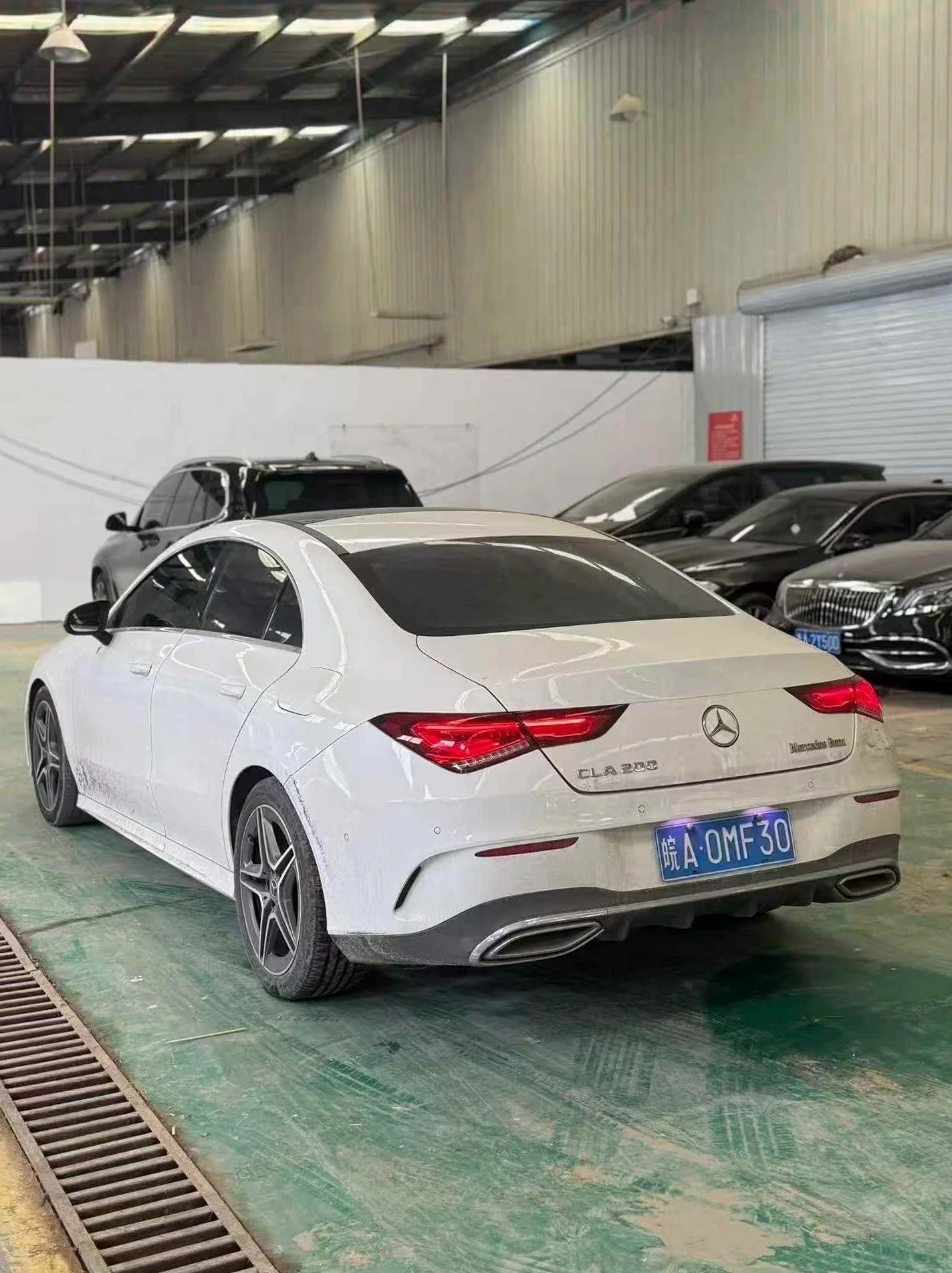 奔驰CLA 后面外观一