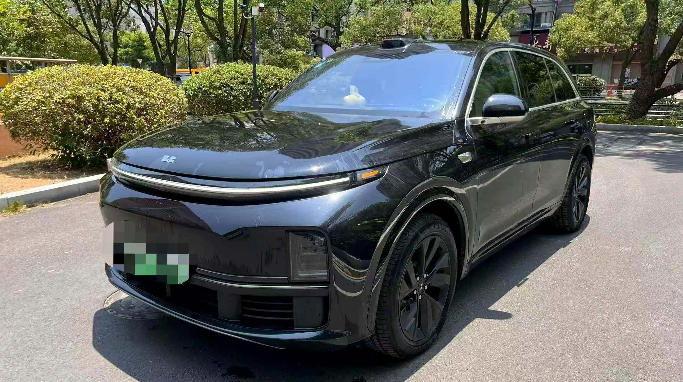 理想L7 正面外观二