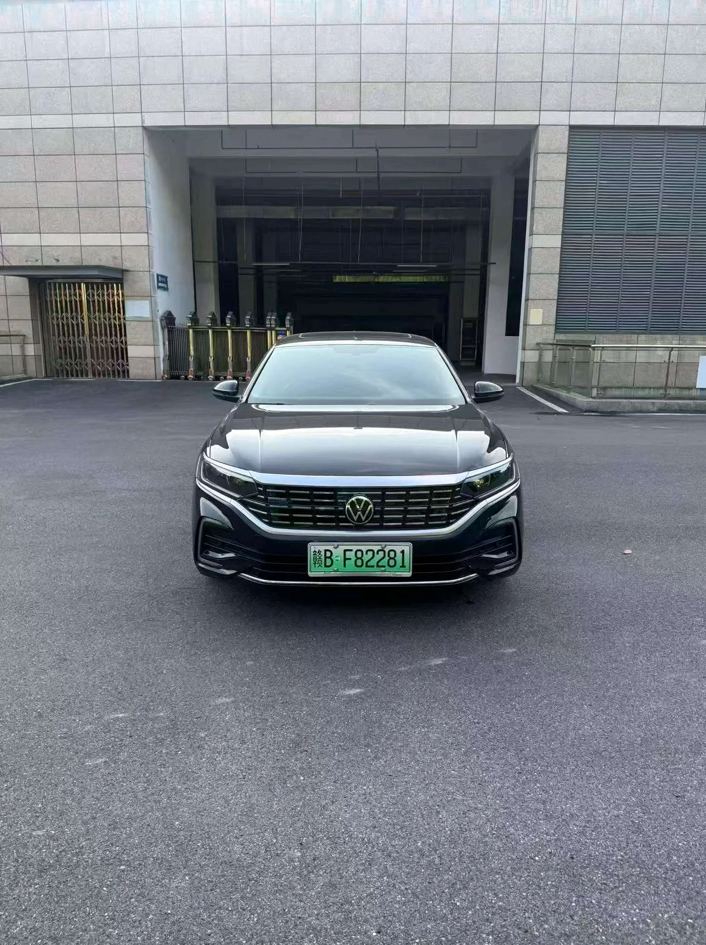 大众帕萨特 正面外观二