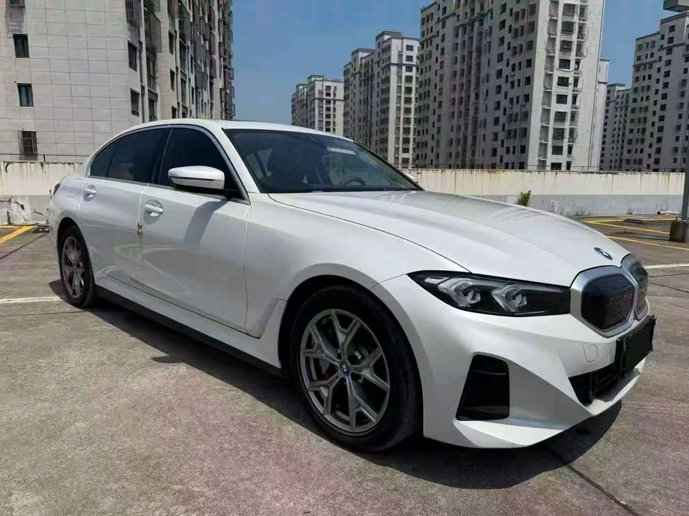 宝马I3 正面外观三