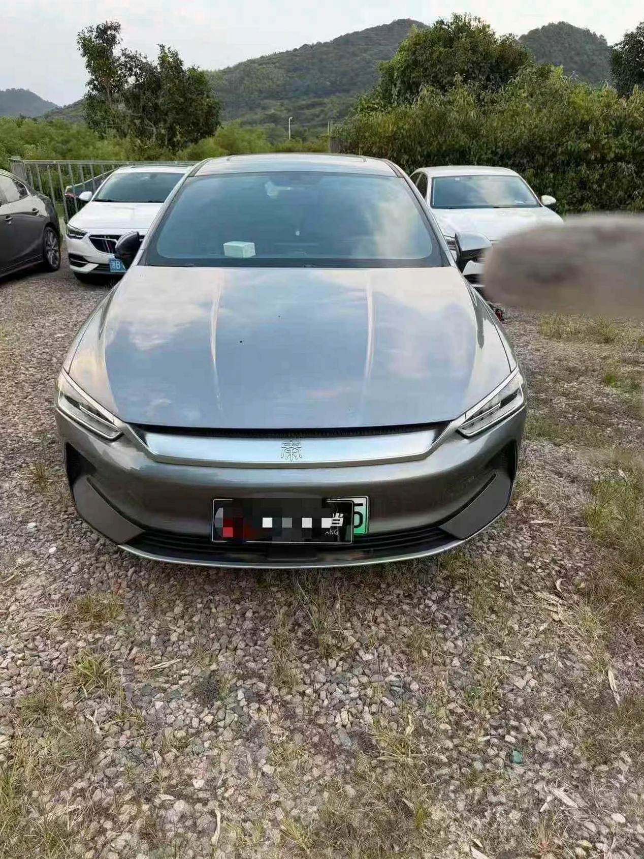 比亚迪秦 正面外观三